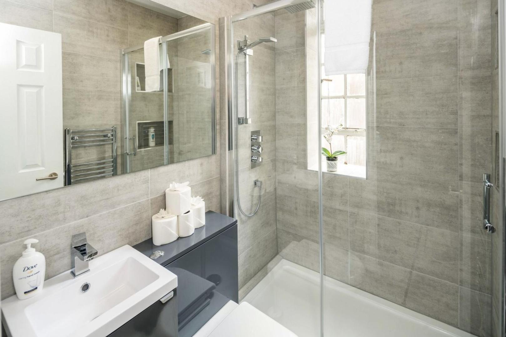 New Sleek & Modern Studio In The Heart Of Chelsea Λονδίνο Εξωτερικό φωτογραφία